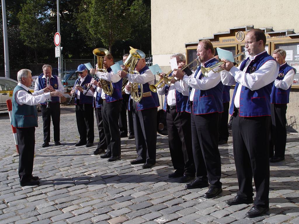 Sobotn� Sokolen� - den otev�en�ch dve�� v Libni 22.9.2007