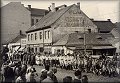 Pr�vod okolo m�sta zvan�m Na Mlejnku, za n�m �kola U z�me�ku okolo r. 1926
