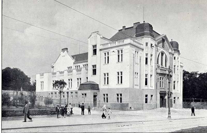 Archivn� fotografie sokolovny 1884(1909)-2006