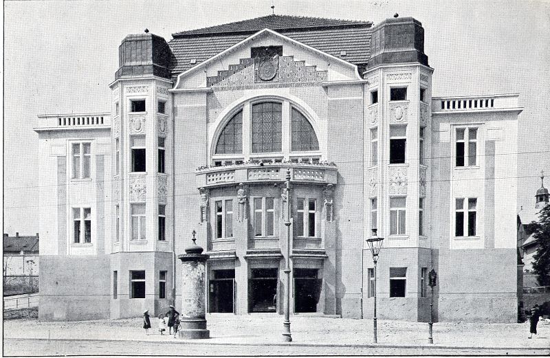 Archivn� fotografie sokolovny 1884(1909)-2006
