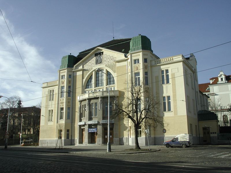 Archivn� fotografie sokolovny 1884(1909)-2006