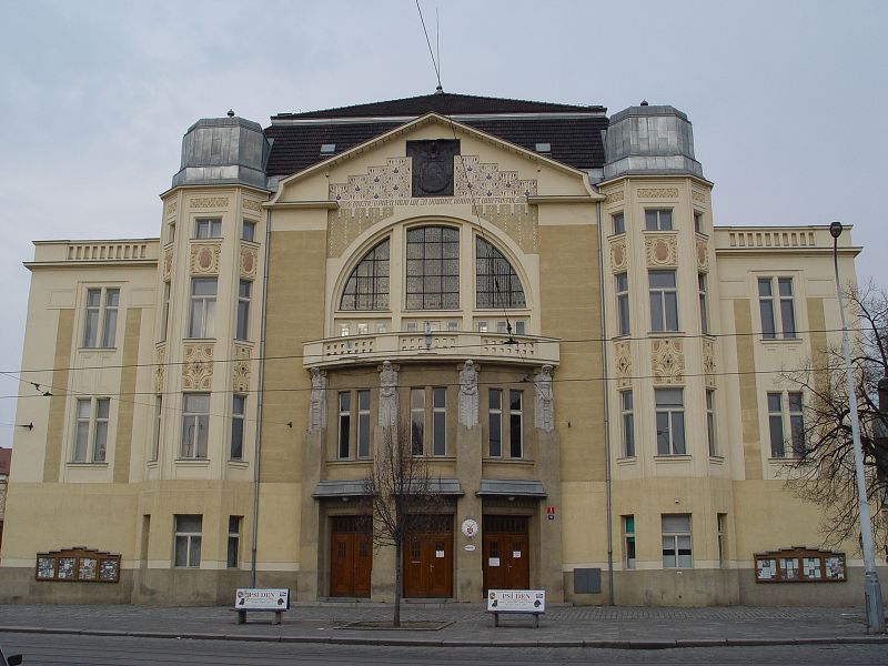 Archivn� fotografie sokolovny 1884(1909)-2006