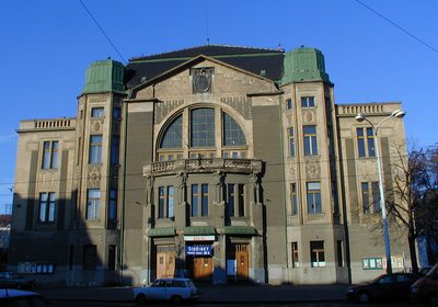 sokolovna3.jpg (29879 bytes)