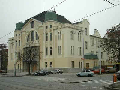 sokolovna5.jpg (25236 bytes)
